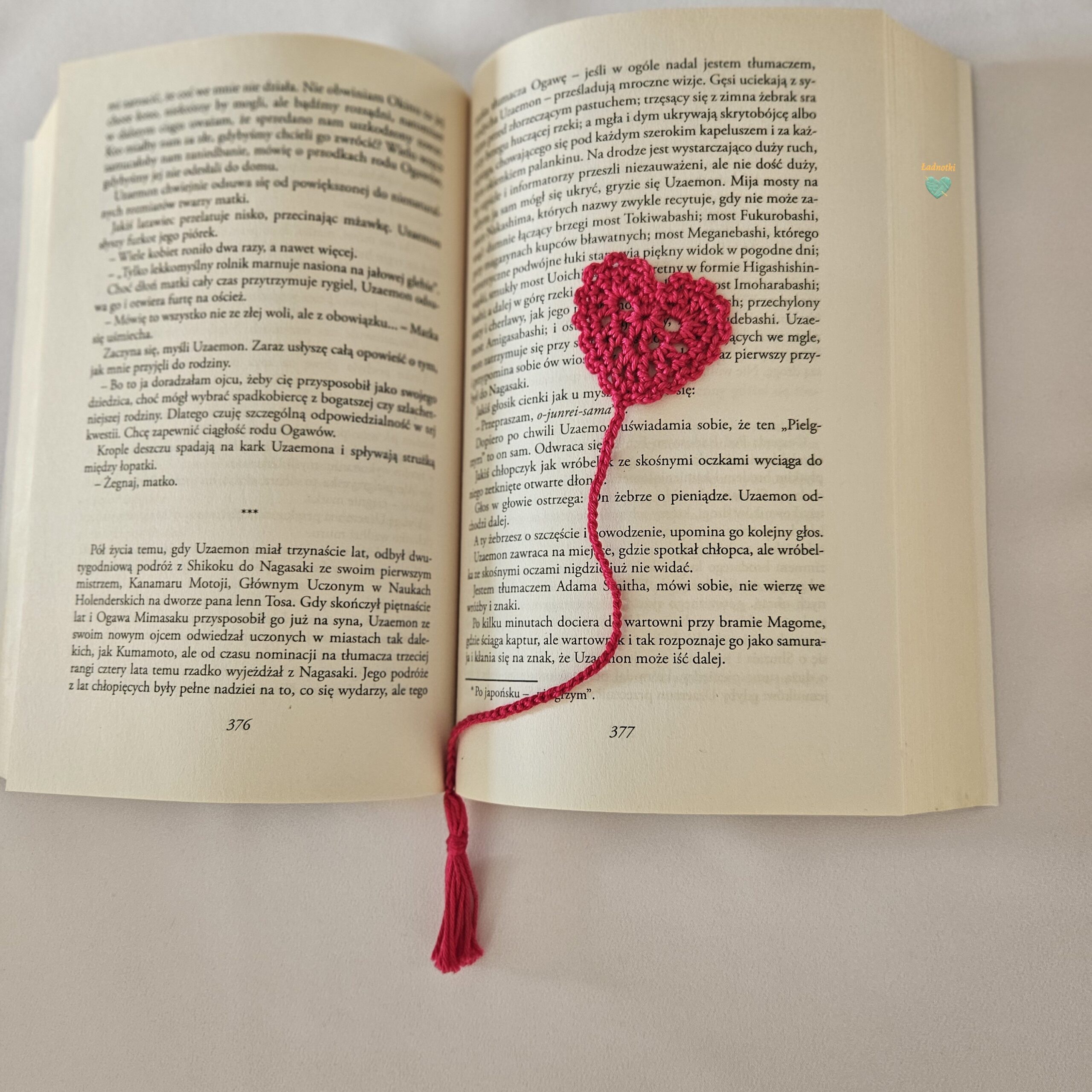 Szydełkowa zakładka do książki- czerwone serce