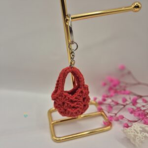 Brelok szydełkowy- mini torebka czerwona