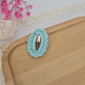 Miętowa spinka szydełkowa 4cm- ozdoba do włosów