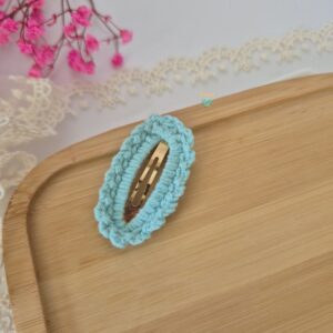 Miętowa spinka szydełkowa 5,5cm- ozdoba do włosów