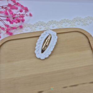 Biała spinka szydełkowa 5,5cm- ozdoba do włosów